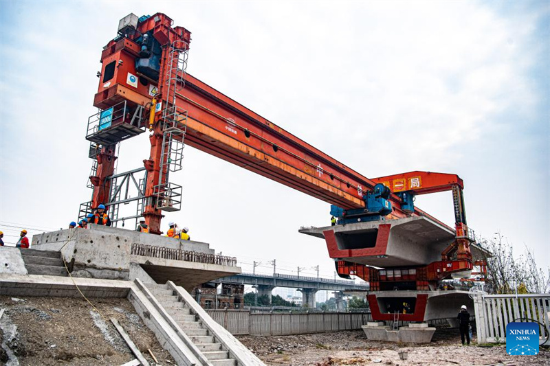 Bau der Hochgeschwindigkeitsstrecke Chongqing-Kunming schreitet in großen Schritten voran