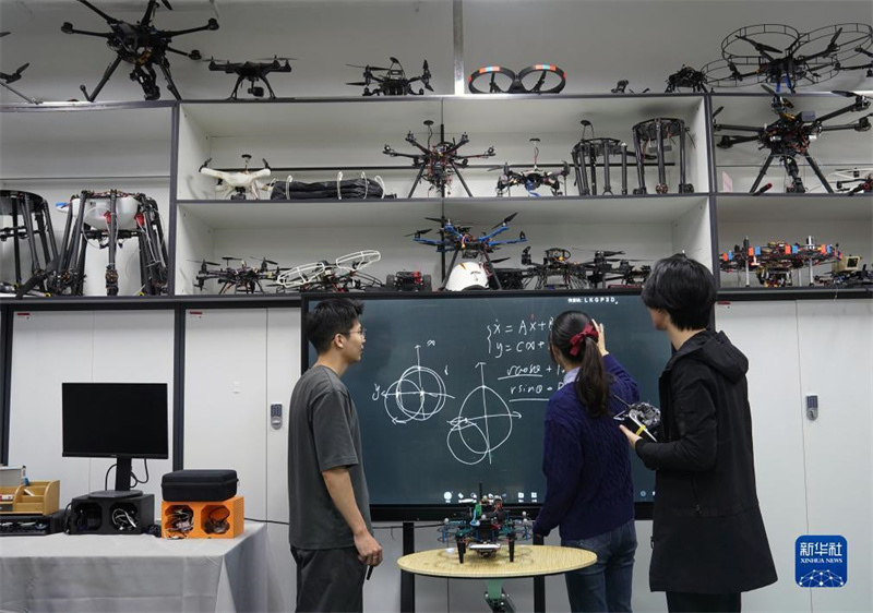 Shanghai: Ein Besuch im Robotik-Forschungsinstitut