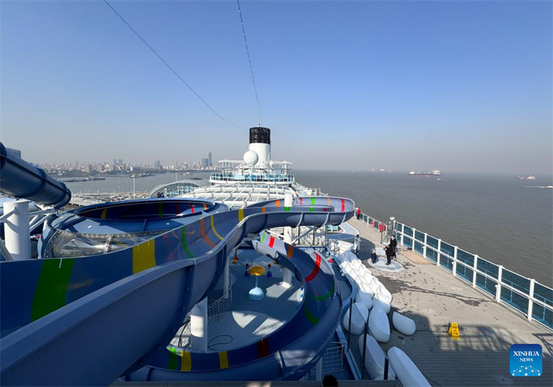 Chinas erstes selbst gebautes großes Kreuzfahrtschiff nimmt den Probebetrieb auf