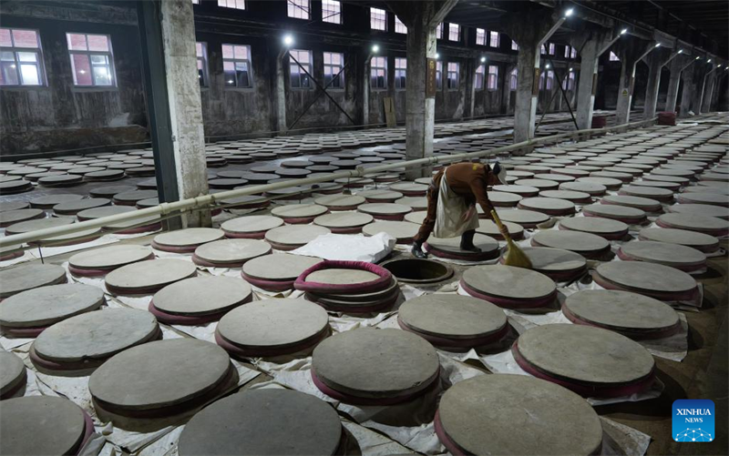 Einblicke in die traditionelle Herstellung von Baijiu im Kreis Baofeng in Henan