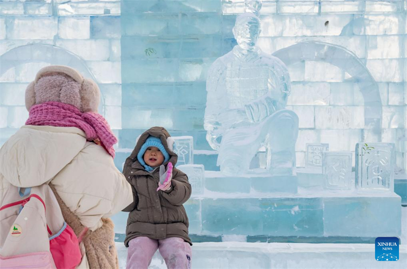 Neue Attraktion in Harbin: Eis-Skulpturen in Form von Terrakotta-Kriegern