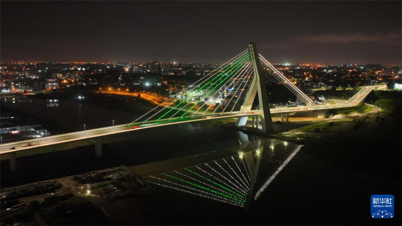 Die vom chinesischen Unternehmen gebaute Cocody-Brücke in der Elfenbeinküste