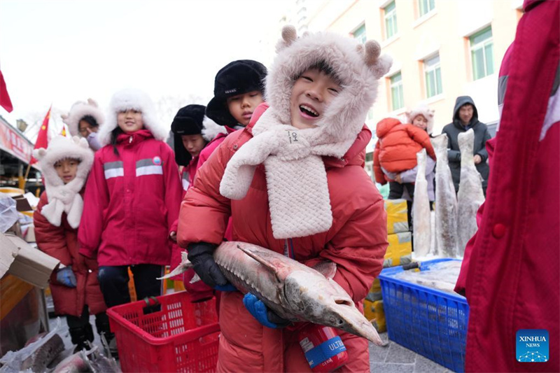 Kinder aus Guangdong machen Studienreise in Nordostchina