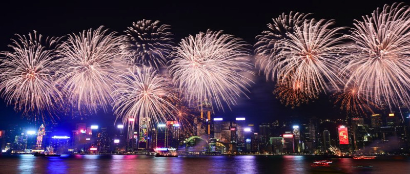 In Bildern: Prächtiges Feuerwerk zur Feier des Frühlingsfestes in Hongkong