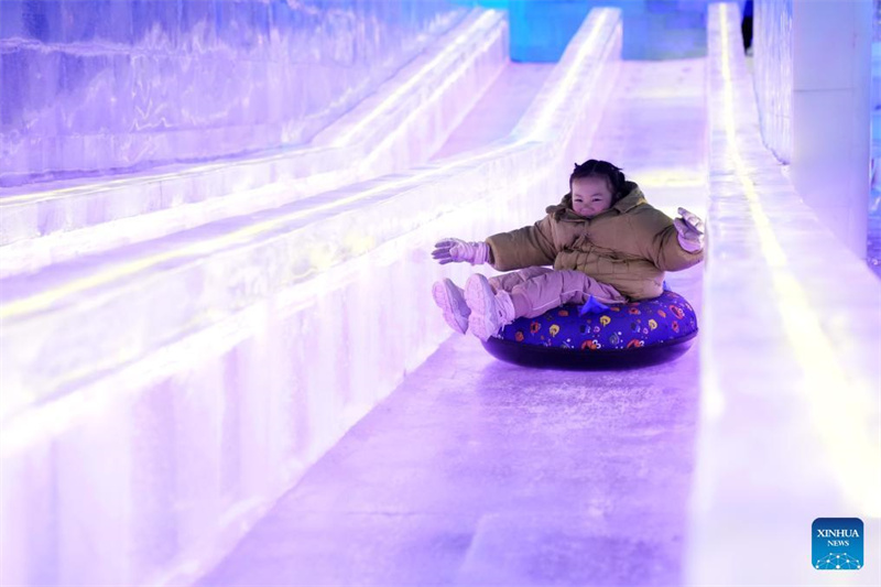 Eis- und Schneekunstgalerie lockt Touristen in Heilongjiang an