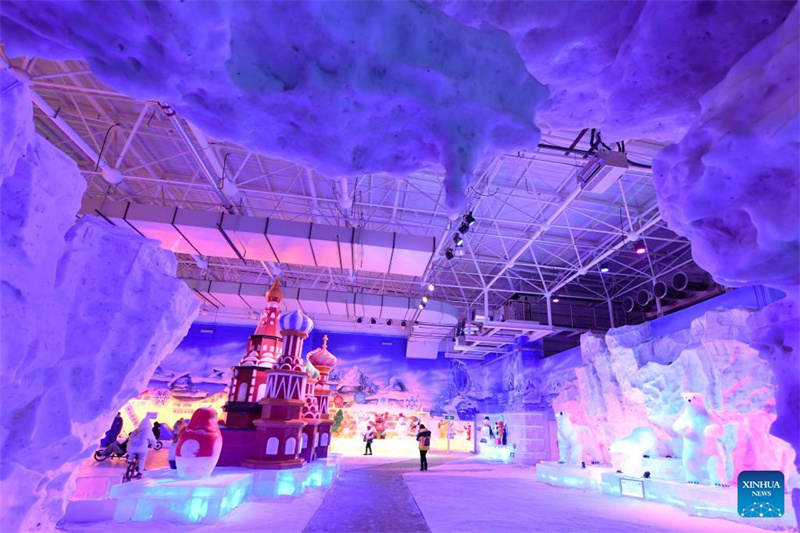 Eis- und Schneekunstgalerie lockt Touristen in Heilongjiang an