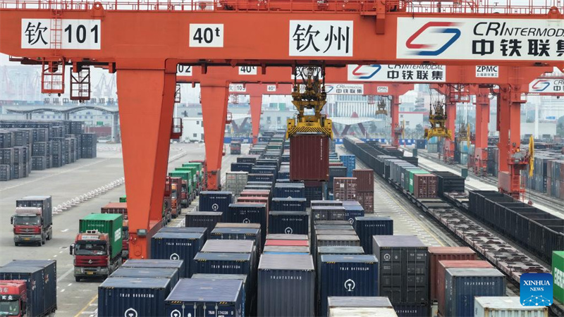 Neuer internationaler Land-See-Handelskorridor in Qinzhou verzeichnet steigendes Frachtvolumen