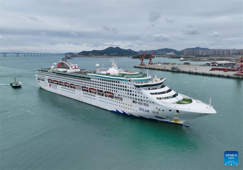 Chinas erste internationale Kreuzfahrtlinie nimmt Betrieb auf