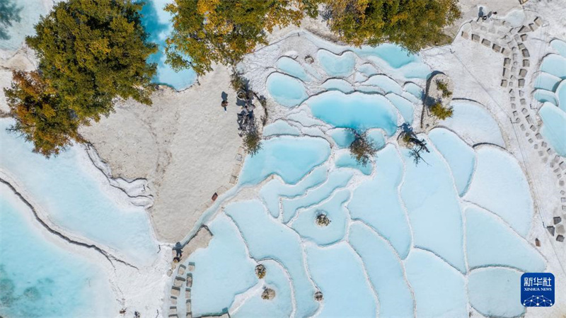 „Weiße Wasserterrasse“ in Shangri-La: Ein Naturwunder in Yunnan