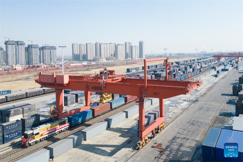 China-Europa-Güterzugdienst zwischen Harbin und Tilburg nimmt den Betrieb auf
