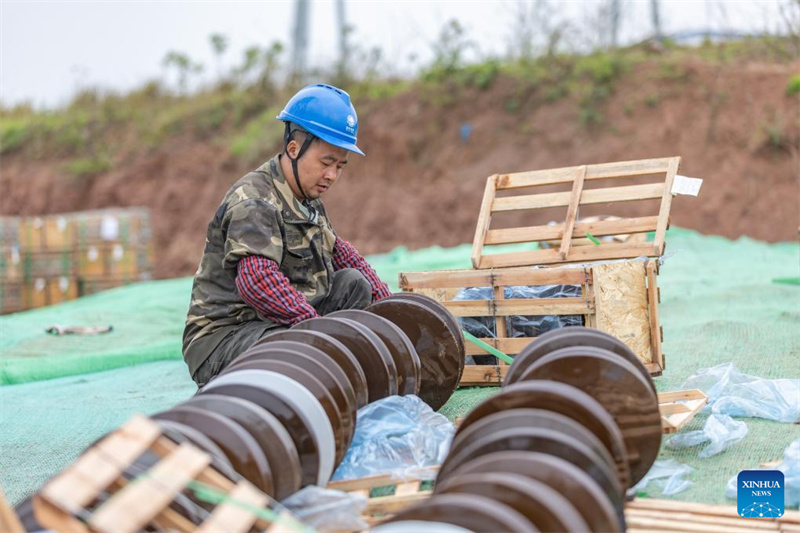 Fortschritte beim Bau des Ultrahochspannungsprojekt Sichuan-Chongqing