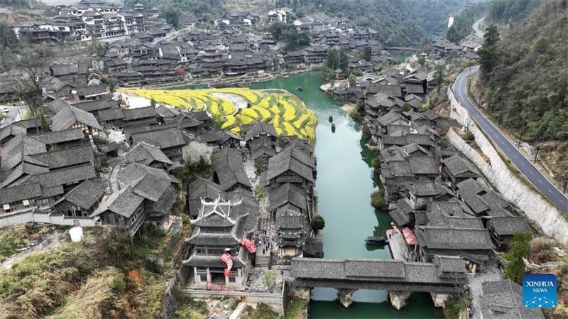 Frühlingsansicht des malerischen Ortes Wujiangzhai im Südwesten Chinas