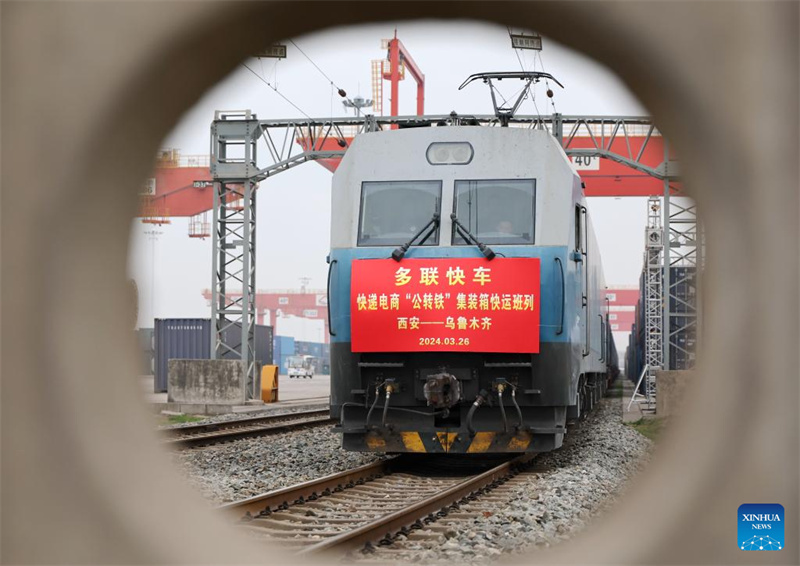 Güterzugdienst für E-Commerce zwischen Xi'an und Urumqi läuft an