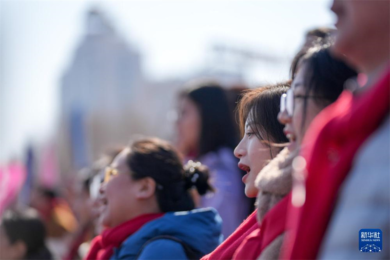 Fest zum „Wecken“ des Songhuajiang-Flusses in Nordostchina