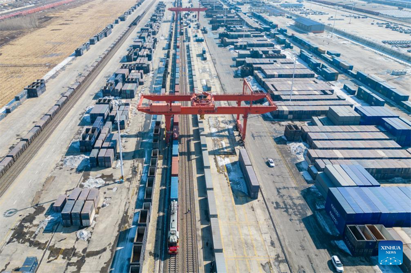 Neue Güterzugstrecke verbindet chinesische Grenzprovinz mit den Niederlanden