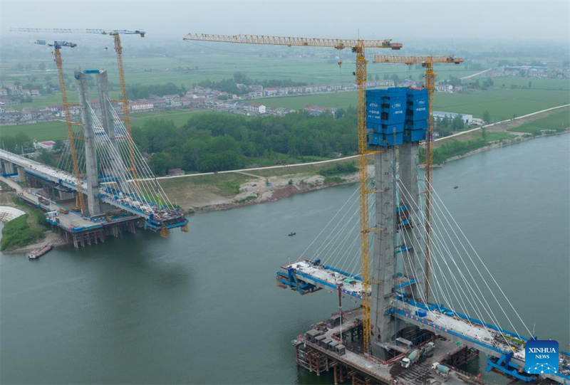 Bau der großen Zhongxiang-Hanjiang-Brücke in Hubei schreitet erfolgreich voran