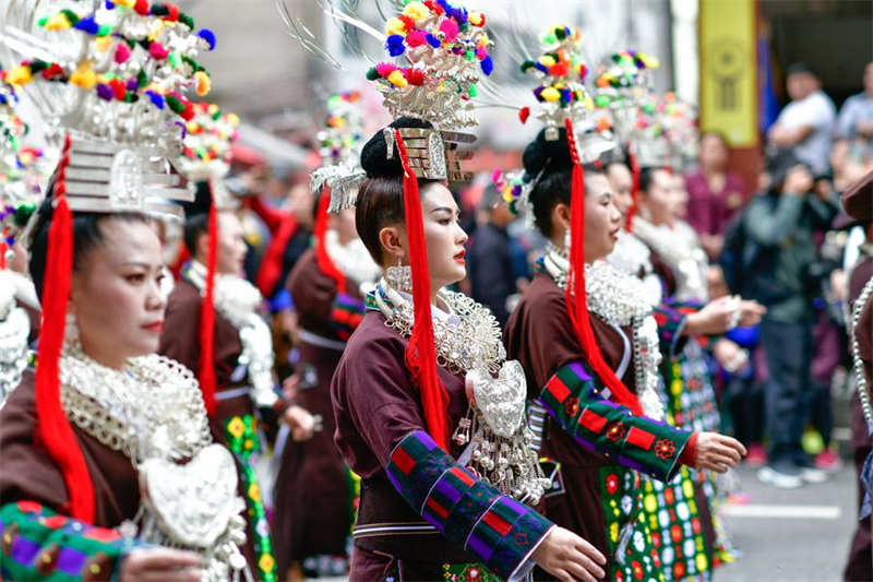 Miao-Volksfest zum Valentinstag in der südwestchinesischen Provinz Guizhou