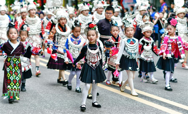 Miao-Volksfest zum Valentinstag in der südwestchinesischen Provinz Guizhou