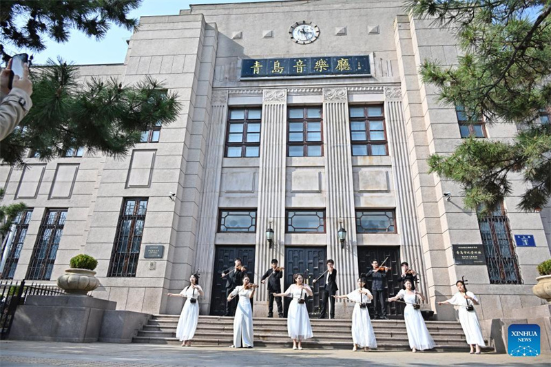 Qingdao: Studenten veranstalten Aufführungen für das Gemeinwohl