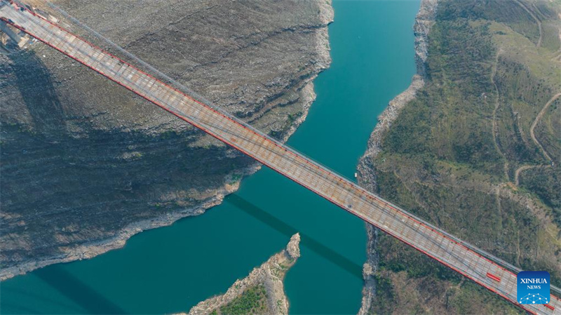 Brücke über den Zangke-Fluss in Guizhou ist fertiggestellt