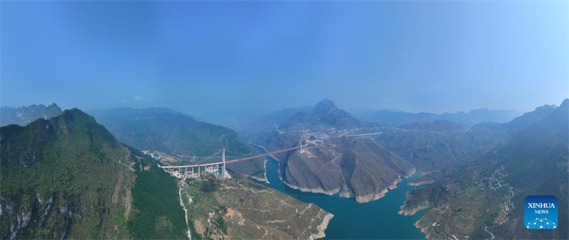 Brücke über den Zangke-Fluss in Guizhou ist fertiggestellt