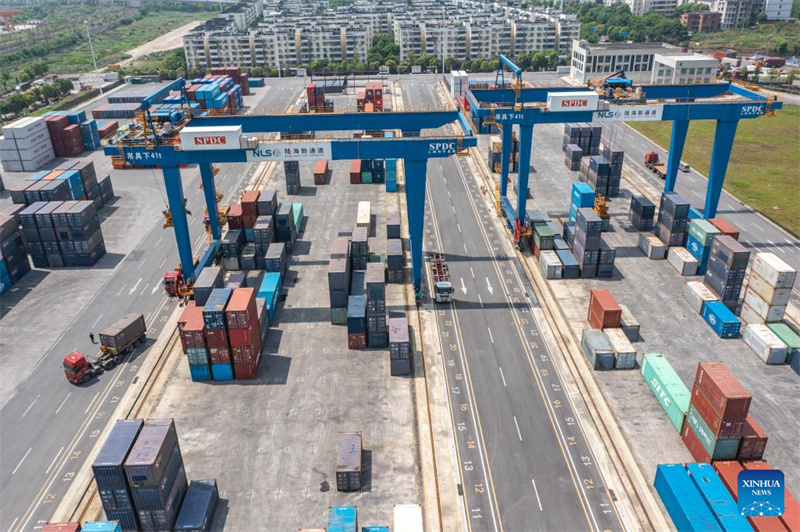 Blick auf den International Logistics Hub Park in Chongqing