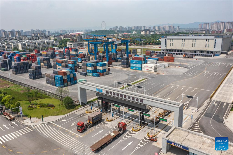 Blick auf den International Logistics Hub Park in Chongqing