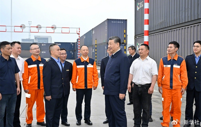 Xi Jinping inspiziert Chongqing