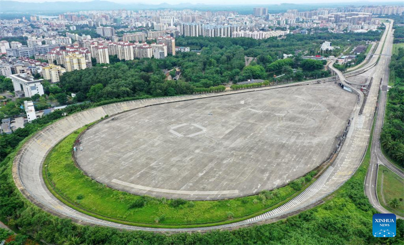 Blick auf die Auto-Teststrecke in Qionghai