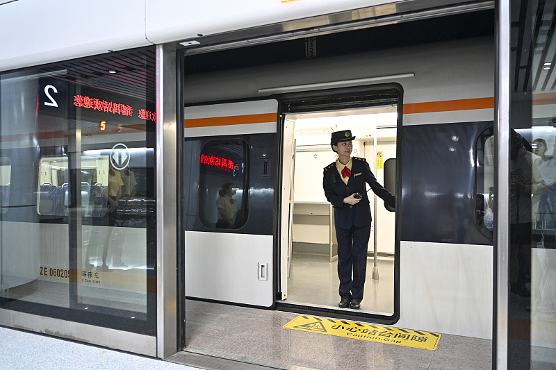 Intercity-Schienen in Guangdong nehmen Probebetrieb auf