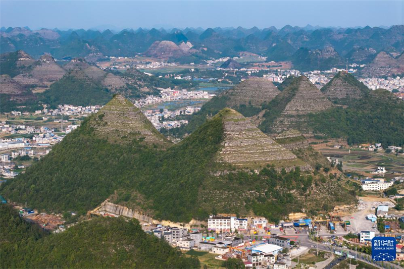 Pyramidenförmige Berge in Südwestchina