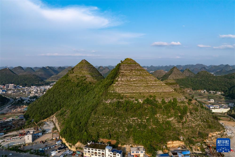 Pyramidenförmige Berge in Südwestchina