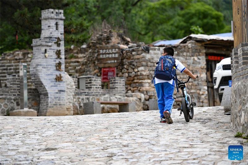 Dorf in Beijing entwickelt eine Tourismusindustrie auf Grundlage der Großen Mauer