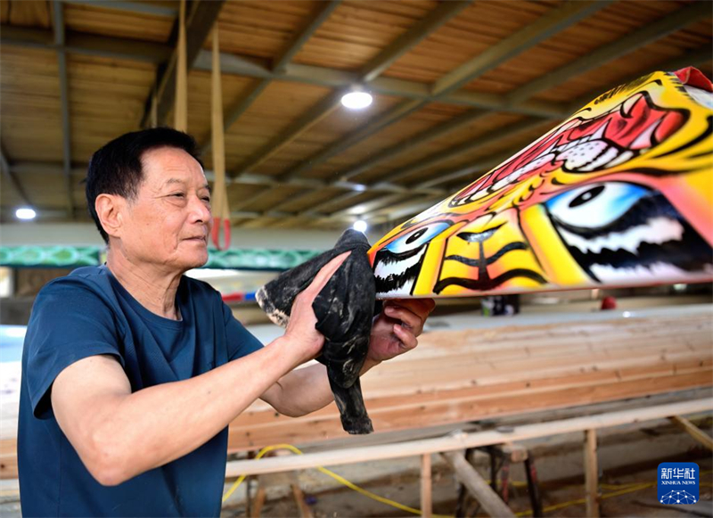 Fuzhou: Handwerkliches Drachenboot