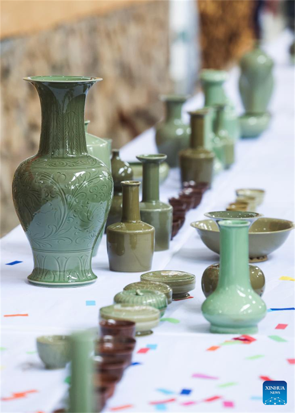 Die Herstellung von Seladon-Keramik im ostchinesischen Cixi