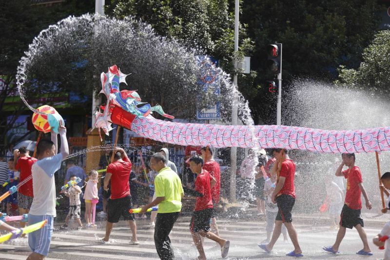 Sommerspaß mit Wasserdrachen