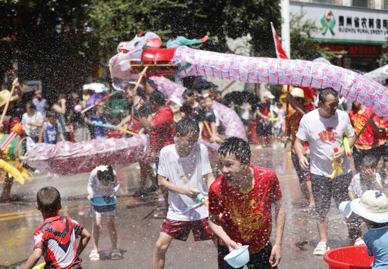 Sommerspaß mit Wasserdrachen