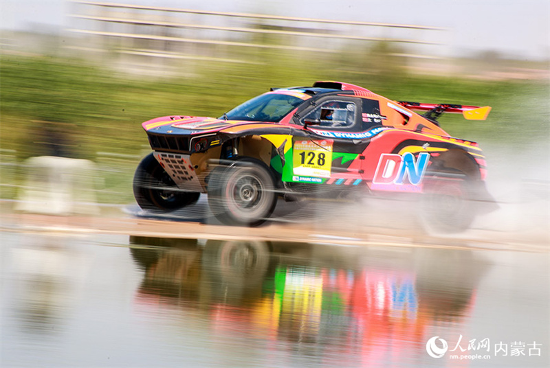 Kubuqi-Wüstenrallye 2024 und Etappe der China Autocross Rally Championship im Banner Hangjin in China eröffnet