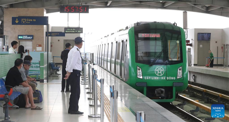 Einblicke in die von China gebaute Hochbahn in Vietnams Hanoi