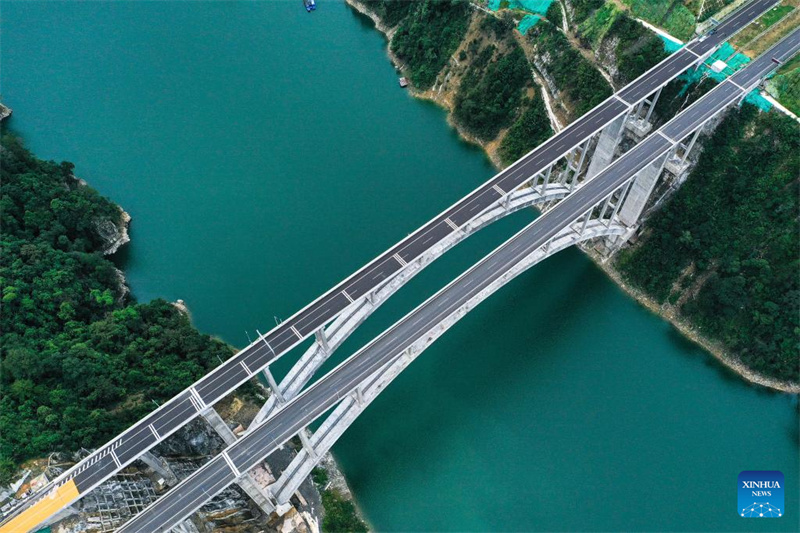 Neue Autobahn im südchinesischen Guizhou soll Probebetrieb aufnehmen