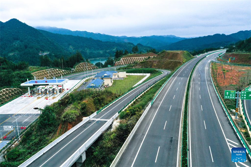 Neue Autobahn im südchinesischen Guizhou soll Probebetrieb aufnehmen