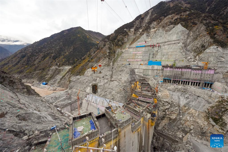 Bau des Wasserkraftwerks Yebatan in Südwestchina schreitet voran