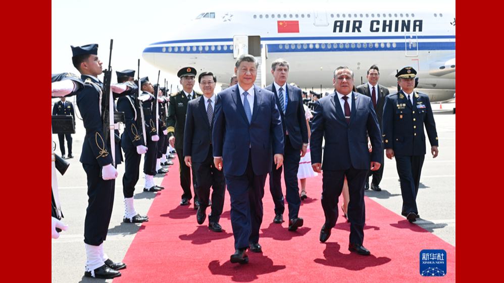 Xi Jinping zu APEC-Treffen und Staatsbesuch in Peru eingetroffen