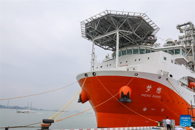 Chinas erstes Tiefseebohrschiff in Dienst gestellt