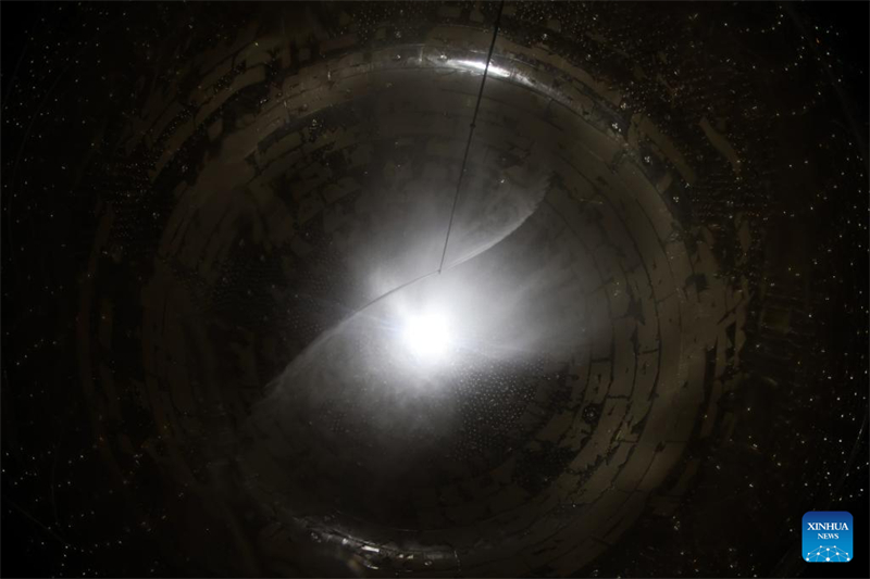 China baut unterirdisches Neutrino-Observatorium