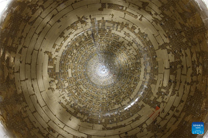 China baut unterirdisches Neutrino-Observatorium