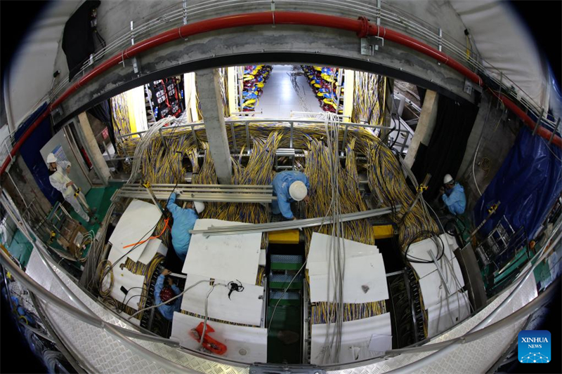 China baut unterirdisches Neutrino-Observatorium