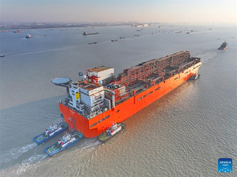 Erste chinesische FLNG-Großanlage zieht von Nantong nach Zhoushan