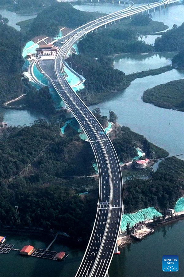 Längste Meeresbrücke in Guangxi für Verkehr freigegeben