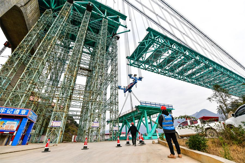 Huajiang-Grand-Canyon-Brücke im Südwesten Chinas bereit zur Schließung